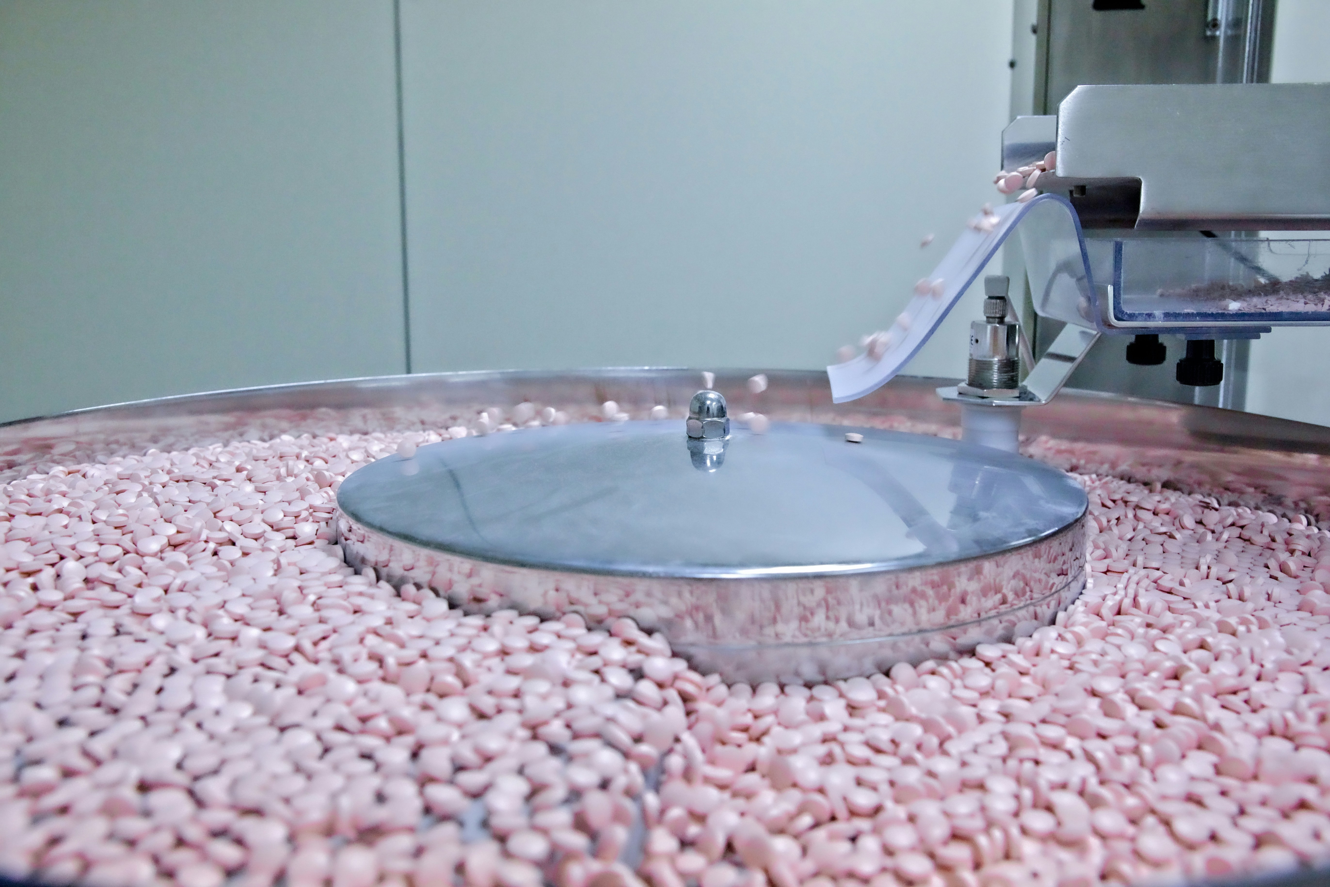 Pharmaceutical processing equipment